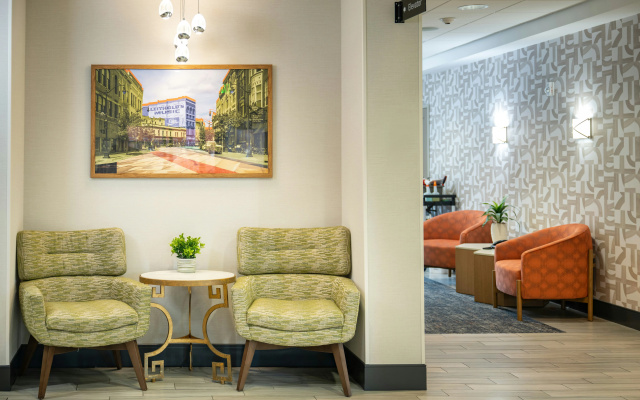 Hampton Inn & Suites La Crosse Downtown