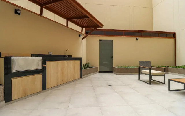 w Beautiful 2BR w Terrace Near Kennedy Park