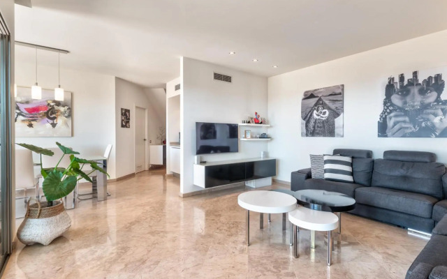 Alzaro 1-3 DELUXE SEA VIEW & JACUZZI 3B