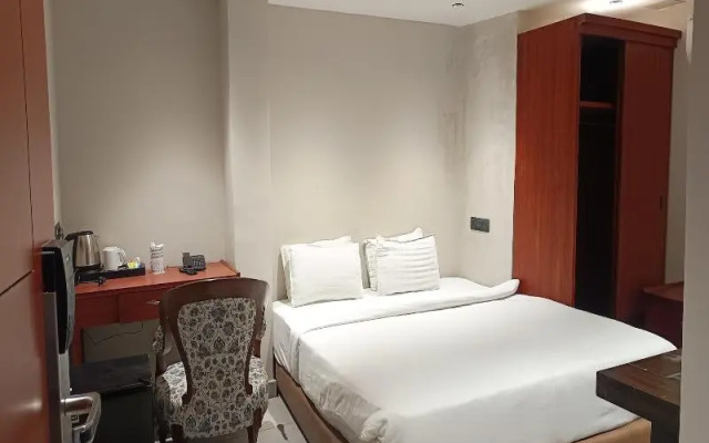 Club Paraiso – Guest Rooms – Raipur