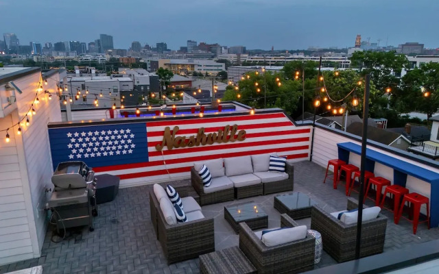 Rooftop Deck Shuffleboard BBQ Near Downtown
