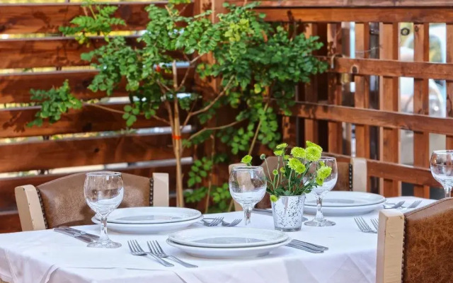 Cosman Hotel Apartments