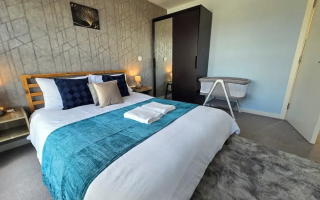 Retreat Private Rooftop 3 Bedroom Apartment