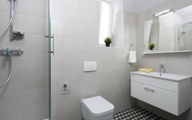 Studio Apartments River