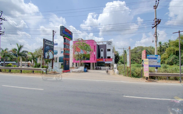 OYO 30435 Mahalashmi Park Hotel