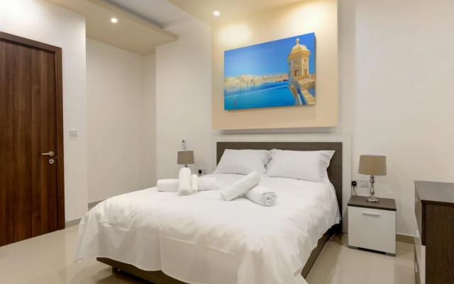 Luxurious Duplex Seafront Apt w/ Amazing Sea Views