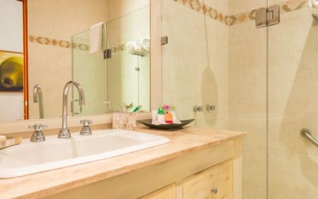 Villa Azalea Inn & Organic Farm