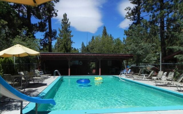 Oak Knoll Lodge