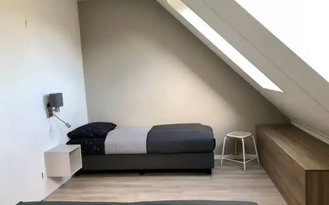 Beautiful Lodge for 5-person Near the Beach