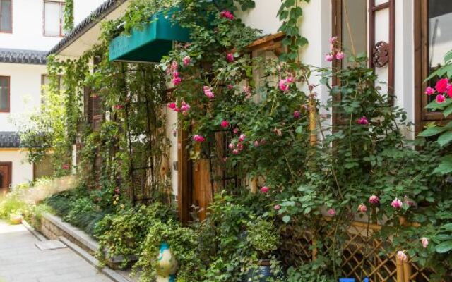 Huage Hostel