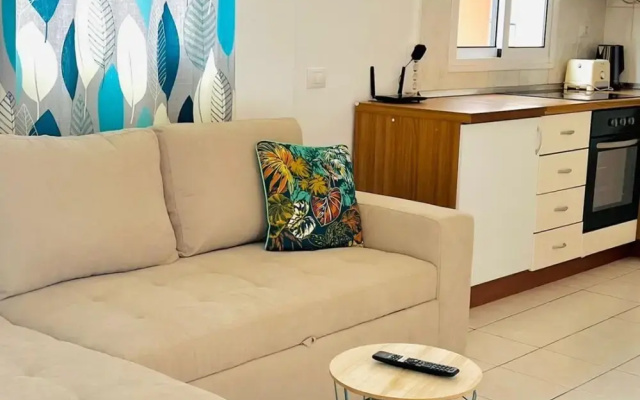 Modern Trendy 1BR Ground Floor Apartment