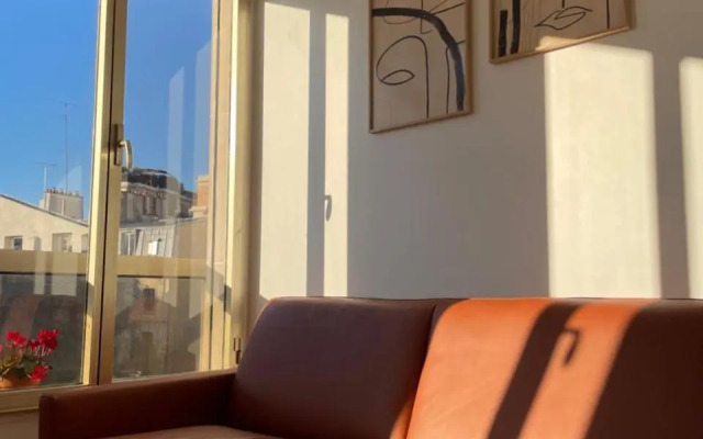 Sweet house in Paris