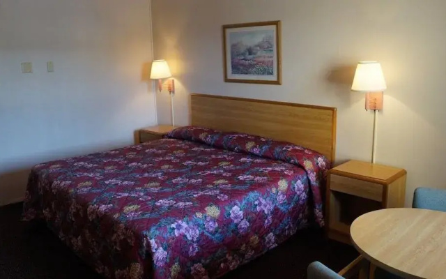 Travelers Inn