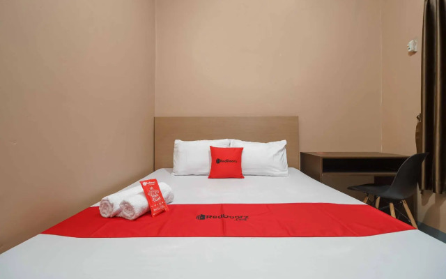 Formerly RedDoorz Syariah @ Bulak Kapal