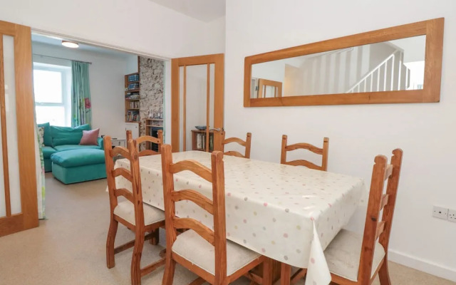 2 North Furzeham Road