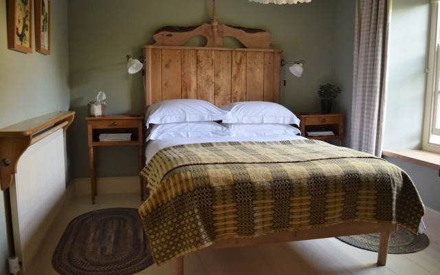 Nantgwynfaen Organic Farm B&B Wales