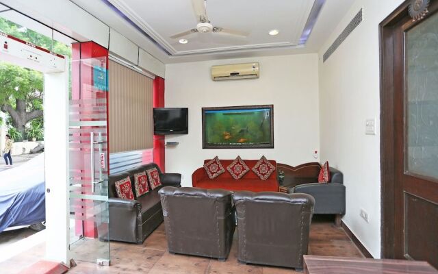 OYO 526 Hotel Asees Inn