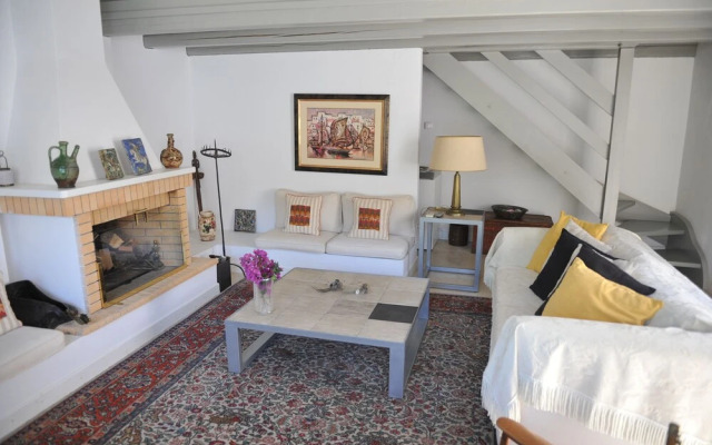 Dione House