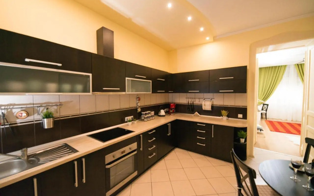 Rox Central Apartments 2