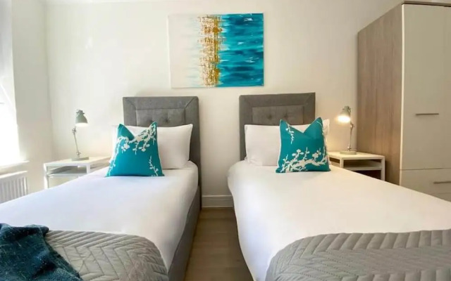 Modern Stylish 2 bedroom 2 Bath Apts.