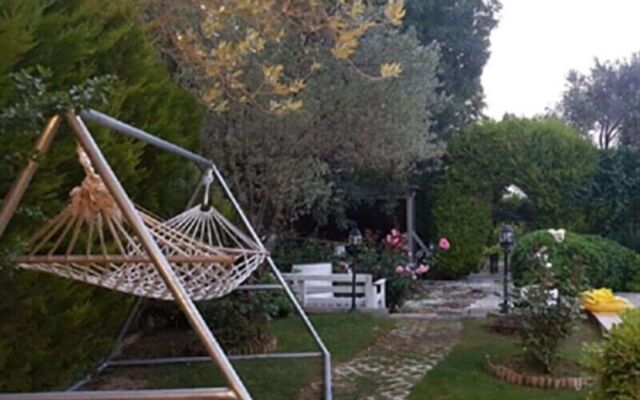 Urla Begonvil Pansiyon