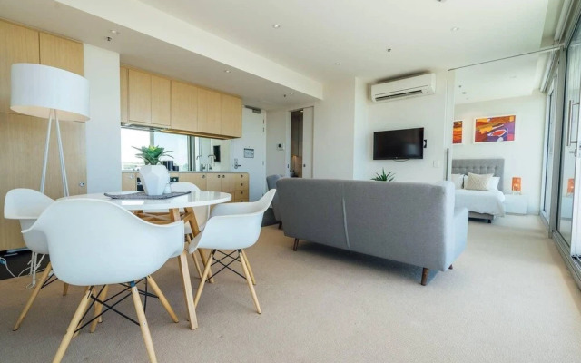 Blue Moon at Watson - Wifi - Gym - Pool - Cafe