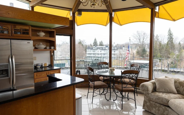 Weathervane Terrace Inn and Suites