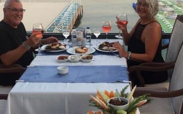 Sultans - Kings Hotel