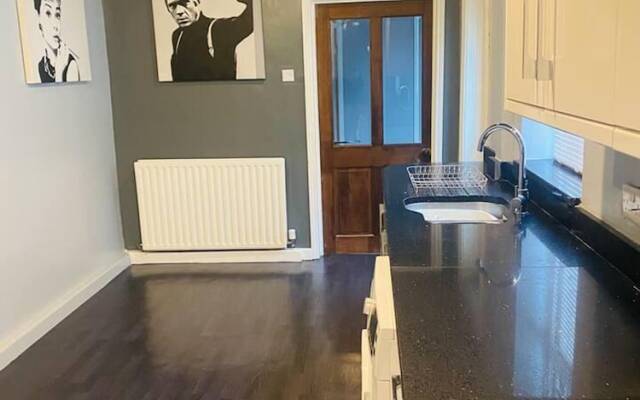 Beautiful 3-bed House in Preston