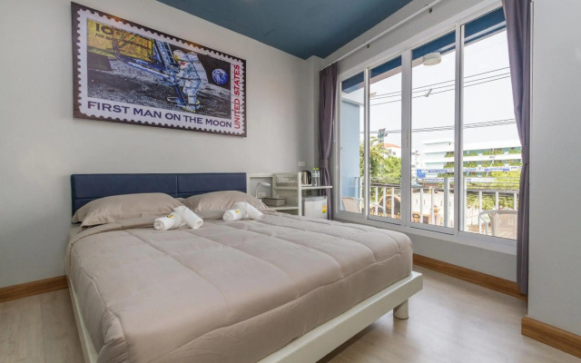 The Moon Hostel Hua Hin