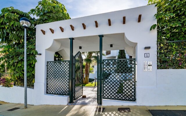GH-Beautiful 2 bedroom apt small pool
