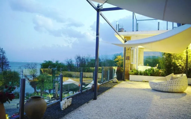 Shiyue Holiday Hotel