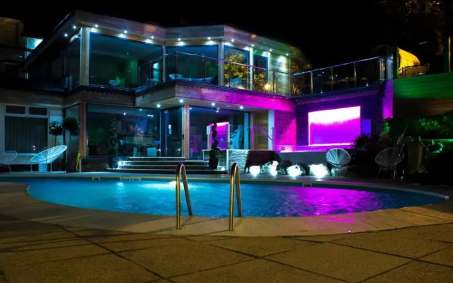 Carbis Bay Hotel & Estate