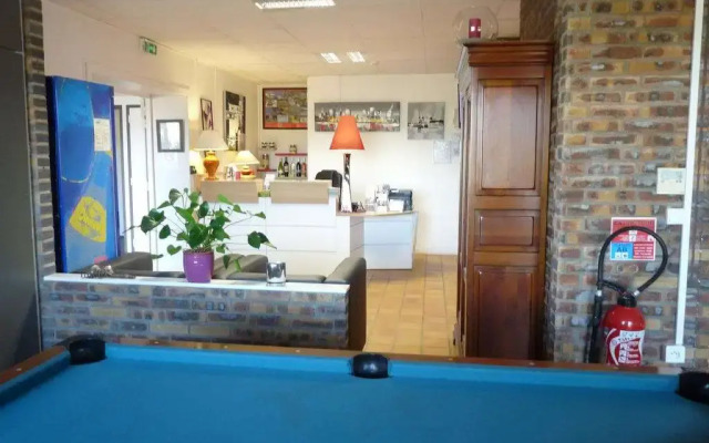 Brit Hotel Bosquet
