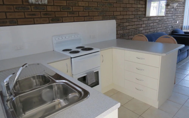 Chapman Court Holiday Units