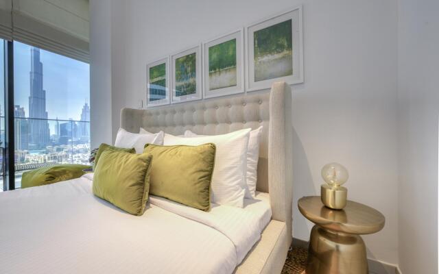 Luxury Apt W Burj Khalifa Vw Dubai Canal Access