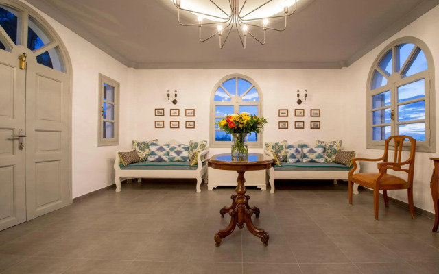 Caldera's Dolphin Suites