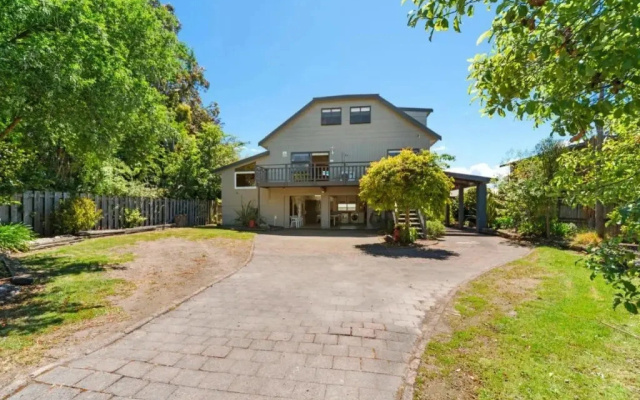 Wharewaka Lodge