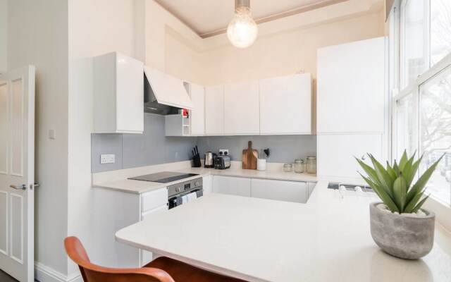 Modern 2BR Home in West London!