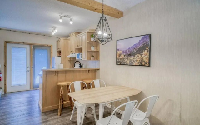 5 Mins to Banff - Cozy Townhome 2BR&2BATH - Banff Pass Included