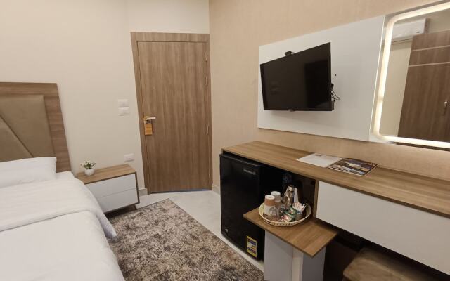 DISCOVER Pyramids inn