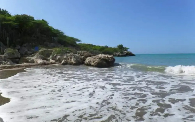 Rock Side Beach Villa