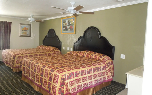 Castaway Motel