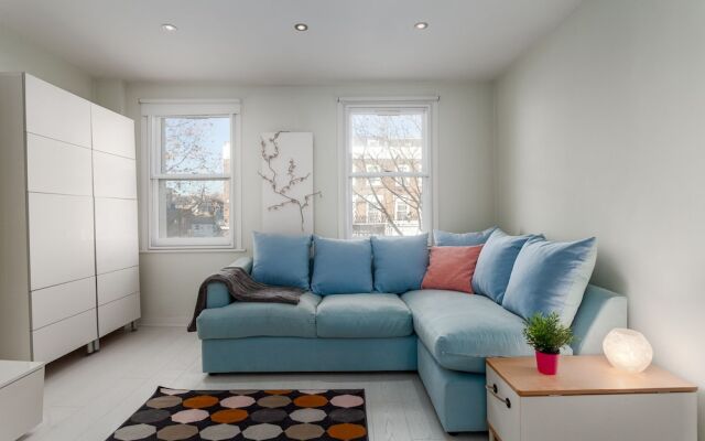 Bright and Modern Shepherd's Bush Gem - ROS