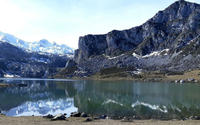 Heavenly Villa in Collia, Parres With Garden