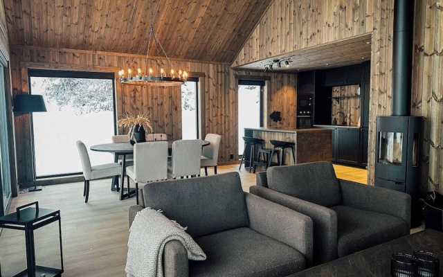 Modern Mountain Cabin - 3 Bedrooms - Sleeps 7