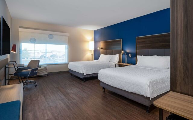 Tru by Hilton Naperville Chicago