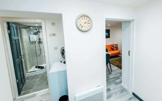 Sale 2-bedroom Apt - Sleeps 5 - Free Parking