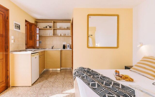 Arte Lindos Suites