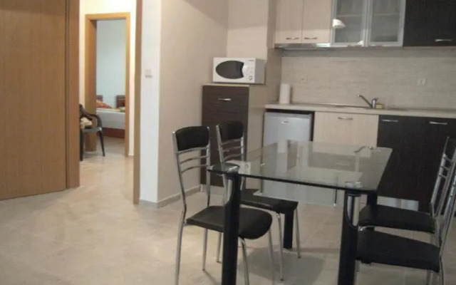 Nicol Apartment in Hermes Complex